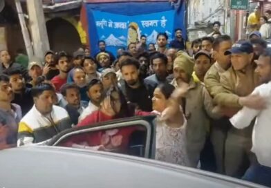 मसूरी में मॉल रोड बनी अखाड़ा, दिल्ली के दंपत्ति और लोकल दंपत्ति के बीच जमकर चले लात घूंसे