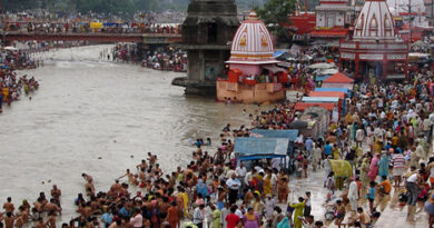 गंगा दशहरा पर्व हरिद्वार में उमडा श्रद्धालुओं का जनसैलाब