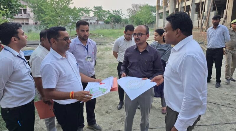 रुद्रपुर में विभिन्न निर्माणाधीन एवं प्रस्तावित परियोजनाओं का आवास सचिव ने किया स्थलीय निरीक्षण