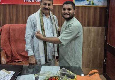 नव नियुक्त नगर मंत्री दीपांशु शर्मा ने जिला अध्यक्ष प्रताप बिष्ट से मुलाकात कर जताया आभार