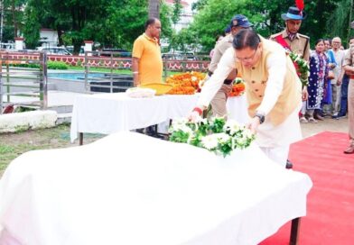 मुख्यमंत्री धामी ने स्व. मनोज मनराल को दी श्रद्धांजलि