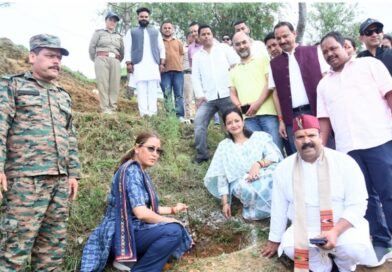 हरेला पर्व पर मंत्री रेखा आर्या ने किया पौधारोपण