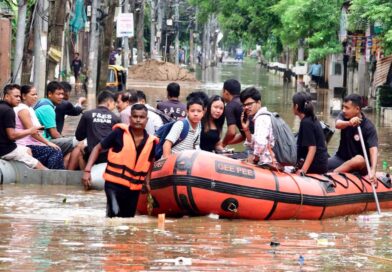 असम में बाढ़ की स्थिति गंभीर, मृतकों की संख्या 100 पहुंची