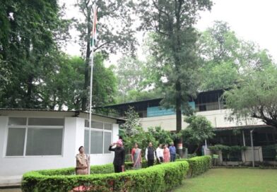 स्वतंत्रता हमें बहुत बड़ी कुर्बानियों के बाद मिली है, इसकी रक्षा करना हम सभी की जिम्मेदारी- डीएम