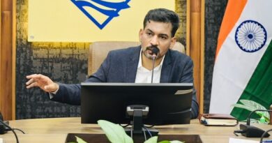 सीएम हेल्पलाइन की लंबित शिकायतों का प्राथमिकता से करें निस्तारणः जिलाधिकारी