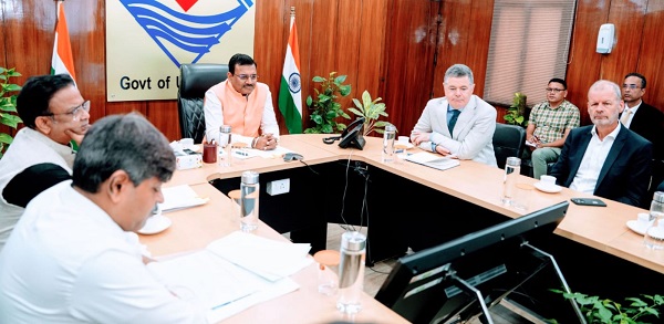 मुख्य सचिव आनंद बर्द्धन से मिले विश्व बैंक के अधिकारी