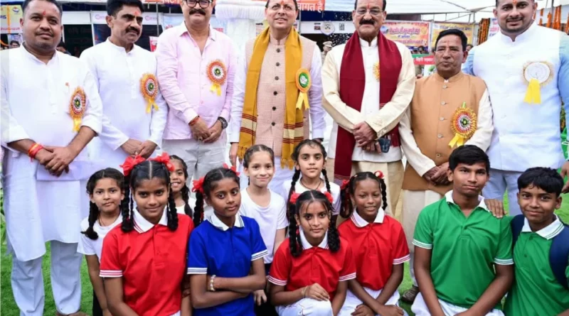 मुख्यमंत्री ने किया नरेंद्रनगर में 50वें सिद्धपीठ श्री कुंजापुरी पर्यटन एवं विकास मेले का ध्वजारोहण कर शुभारंभ