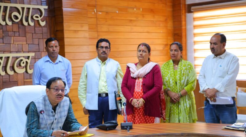 जनता दर्शन में सीडीओ ने सुनीं आमजन की समस्याएं, अधिकारियों को त्वरित निस्तारण के निर्देश
