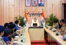 मुख्यमंत्री ने मुख्यमंत्री आवास में देर रात्रि अधिकारियों से साथ चार घंटे की मैराथन बैठक