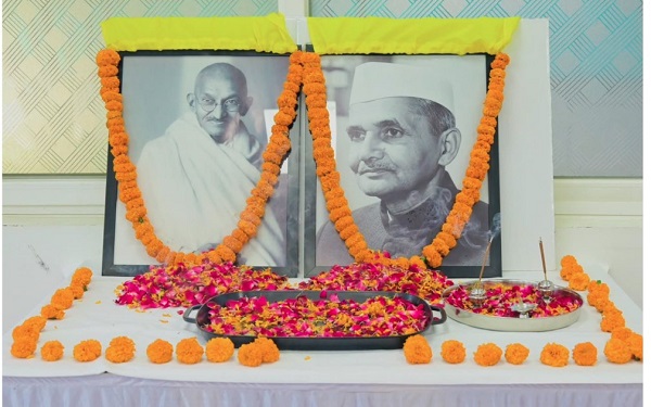 देहरादून में श्रद्धा एवं हर्षाेल्लास के साथ मनाई गई गांधी जयंती और शास्त्री जयंती