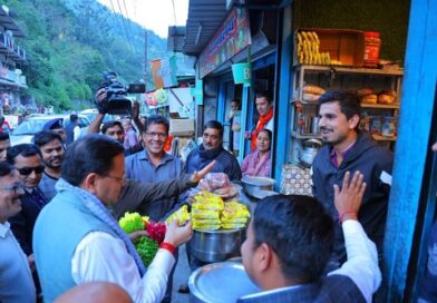 कीर्तिनगर : सीएम पुष्कर धामी ने मलेथा पहुंचकर पार्टी कार्यकर्ताओं और स्थानीय लोगों से मुलाकात कर जाना क्षेत्र का हाल