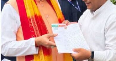 हल्द्वानी: गौलापार के किसानों और चोरगलिया क्षेत्र की समस्याओं को लेकर सीएम धामी से मिले भाजपा मंडल अध्यक्ष पान सिंह मेवाड़ी, सौंपा ज्ञापन